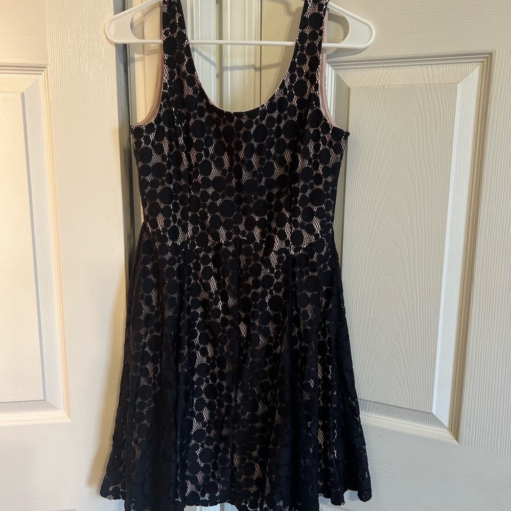 Girls/Women’s dress Lg